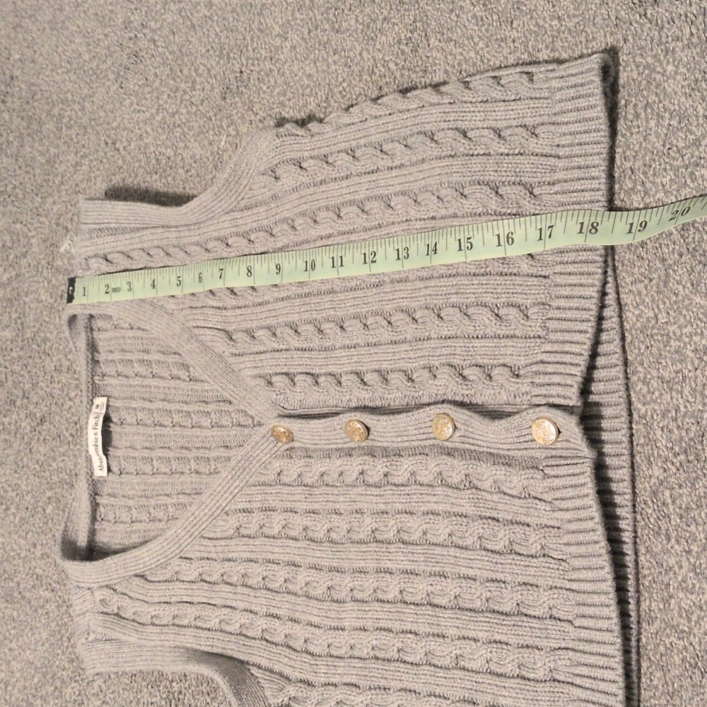 Abercrombie & Fitch Light Gray Cable Knit Cardigan Vest Size Medium - Picture 6 of 7